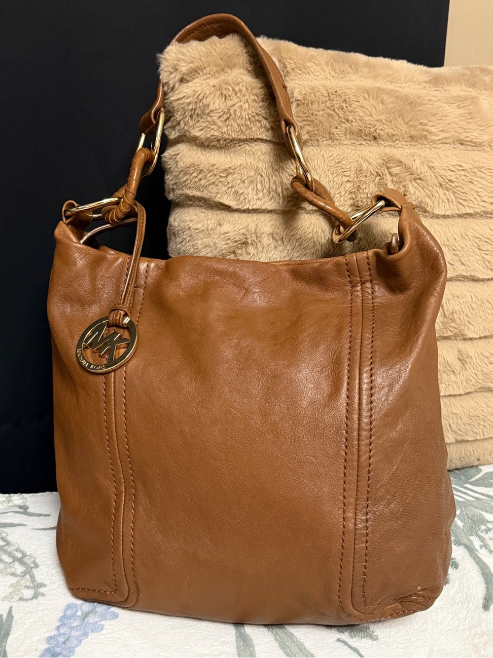 MICHAEL Michael Kors Slouchy Leather Ring Hobo Bag in Cognac with Gold hardware